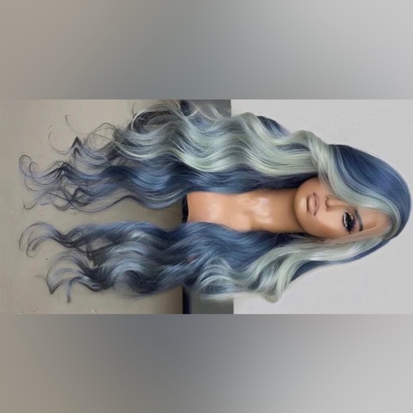 Beautiful wig blue and white. - Picture 3 of 3